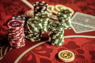 Dream Gaming live-dealer studio with professional dealer and multi-camera broadcast on hyper slot